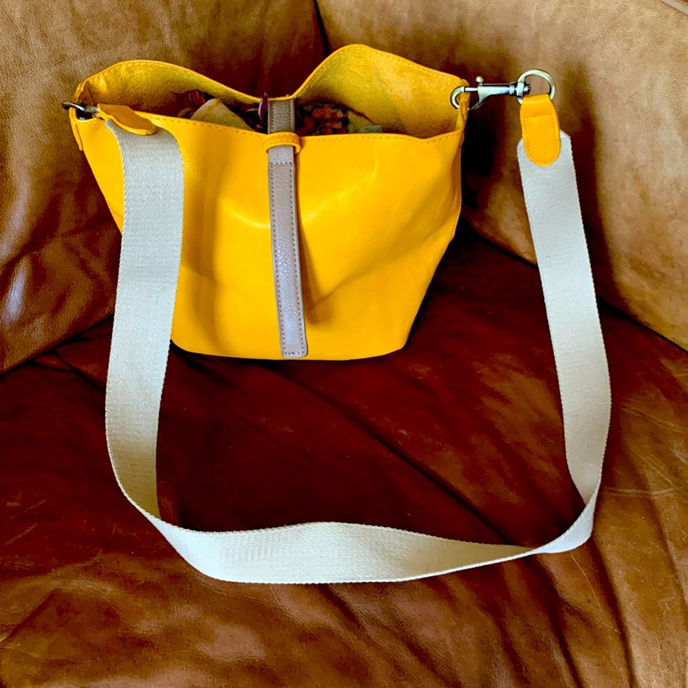 NICE THINGS Yellow purse